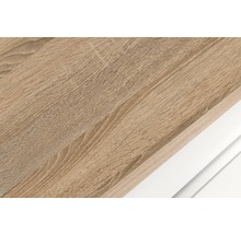 Nahaufnahme einer Tischplatte mit Holzstruktur