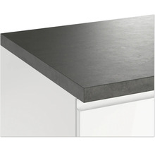 Küchenarbeitsplatte aus Stein auf Unterschrank