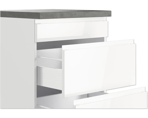 Waschbeckenunterschrank mit Schubladen, geöffnet.