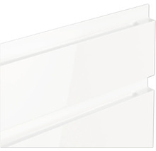 Detailaufnahme von weißen Badmöbelfronten