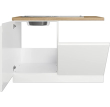 Unterschrank mit Spüle und offener Tür