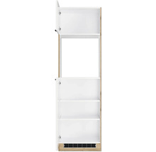 Offener Badezimmerschrank mit Fächern