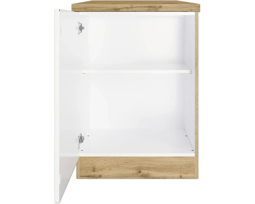 Offener Hängeschrank mit Einlegeboden und Holzakzenten