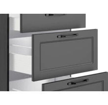 Schrank mit grauen Schubladen