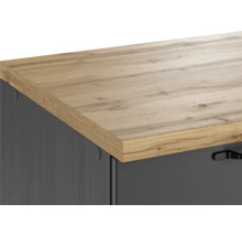 Detailansicht eines Möbels mit Holzoberfläche