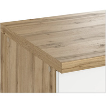 Detailansicht einer Tischplatte mit Holzstruktur