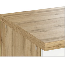 Detailansicht einer Holzkommode