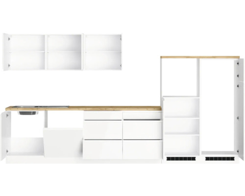 Küchenzeile mit Spüle, Schubladen und Schränken