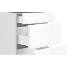 Küchenschrank mit offenen Schubladen