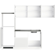 Küchenzeile mit Spüle, Oberschränken und Unterschränken