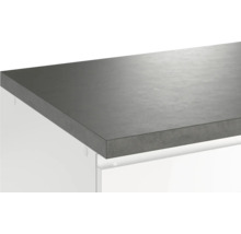 Küchenarbeitsplatte in Betonoptik auf Unterschrank