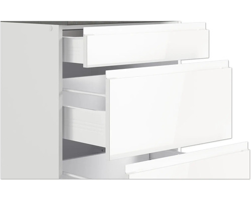 Weißer Badezimmerunterschrank mit offenen Schubladen