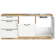 Küchenzeile mit Spüle und Schrankelementen in Holzoptik und Weiß