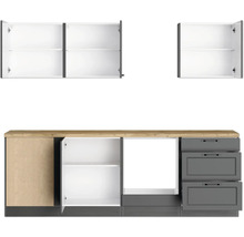 Küchenzeile mit Hängeschränken, Unterschränken und Schubladen