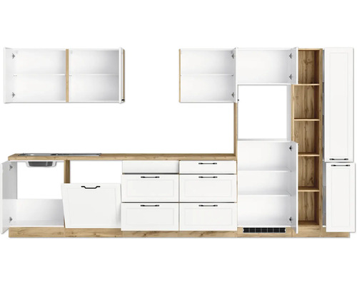 Küchenzeile mit Spüle, Schubladen und Schränken