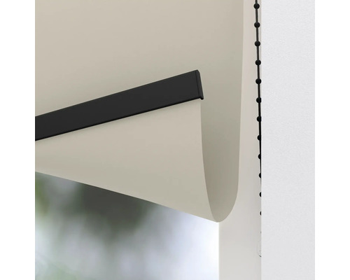 Detailansicht eines Rollos mit Kettenzug