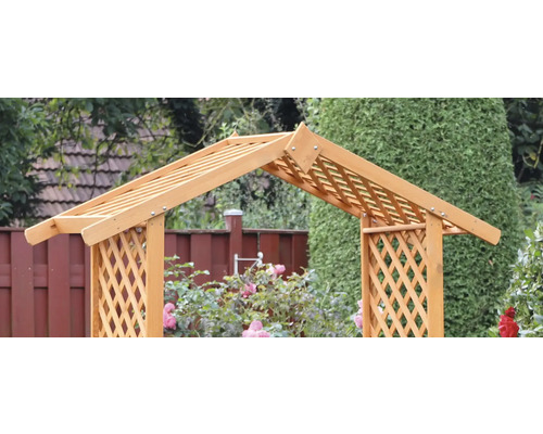 Holzbogen mit Rankgitter für den Garten