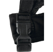 Kunststoffschnalle an einem schwarzen Gurt