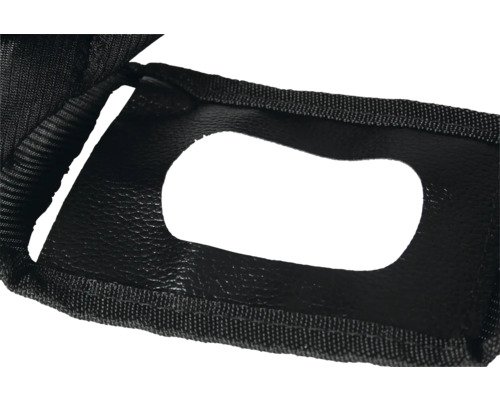 Detailaufnahme eines Tragegriffs aus Textil mit Aussparung