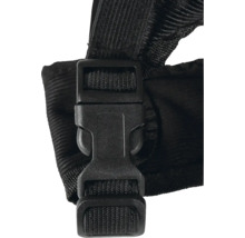 Schwarzer Kunststoffverschluss an einem Gurt