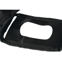 Detailaufnahme eines schwarzen Werkzeuggürtels mit Aussparung