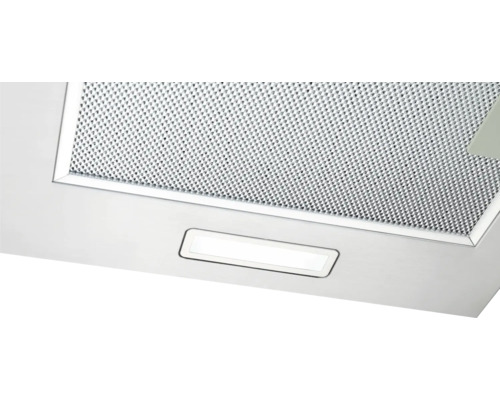 Detailaufnahme einer Dunstabzugshaube mit Metallfettfilter und Beleuchtung