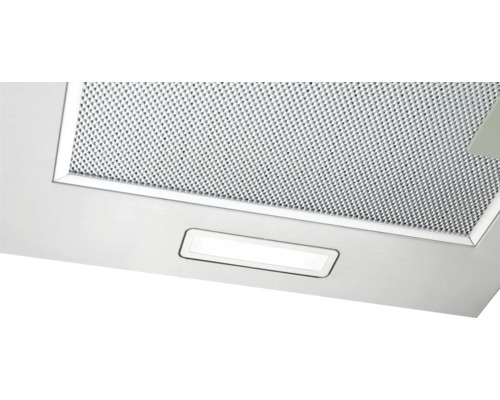 Detailaufnahme einer Dunstabzugshaube mit Metallfilter und Beleuchtung