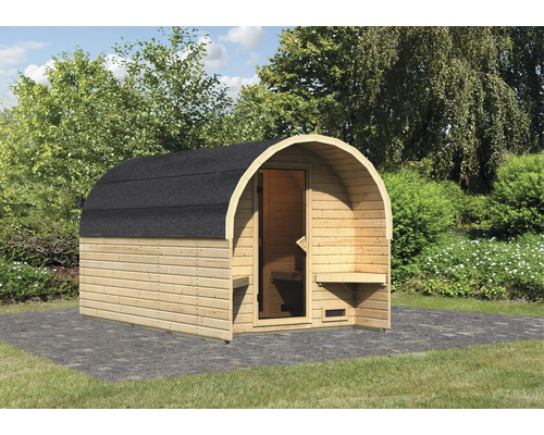 Holzfass Sauna im Garten