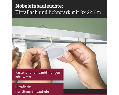 Einbauleuchte wird in ein Möbelstück eingebaut