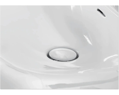 Detailansicht eines Waschbeckens mit Überlauf