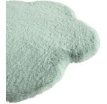 Flauschiger Teppich in Wolkenform