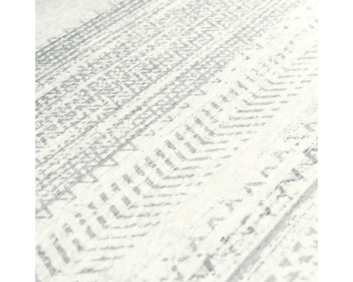 Nahaufnahme eines Teppichs mit geometrischem Muster