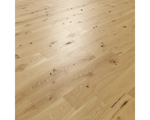 Verlegtes Parkett aus hellem Holz