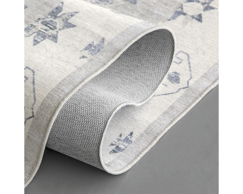 Teppich mit Muster und rutschfester Rückseite