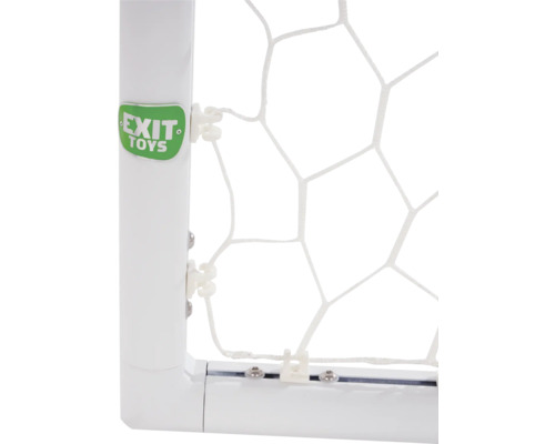 Detailansicht eines Fußballtors mit Tornetz und dem Exit Toys Logo.