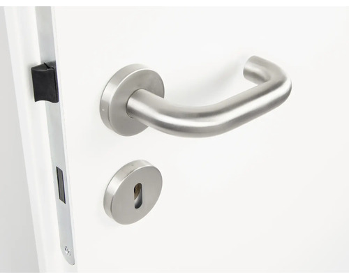 Türbeschlag mit Edelstahl-Drückergarnitur an einer Tür