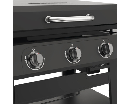 Detailansicht eines schwarzen Gasgrills mit Drehknöpfen zur Steuerung