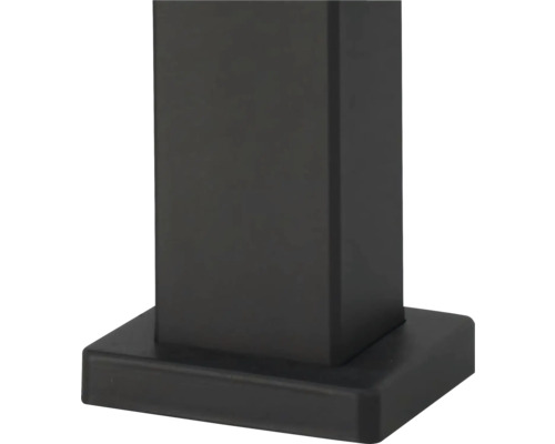 Detailaufnahme einer rechteckigen Säulenbasis