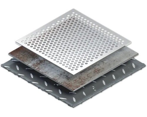 Abbildung von drei Metallplatten mit unterschiedlichen Mustern: Lochblech, Riffelblech und Tränenblech