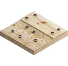Holzplatten mit Nägeln