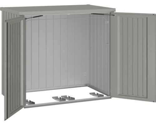 Geöffnete Gerätebox aus Metall zur Aufbewahrung im Außenbereich