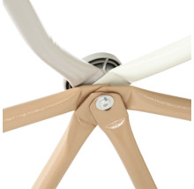 Detailaufnahme der Unterseite eines Hockers mit Metallgestell