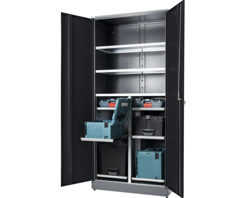 Offener Werkzeugschrank mit Regalböden und Werkzeugkisten