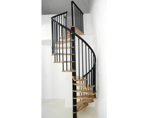 Wendeltreppe mit Holzstufen und schwarzem Geländer