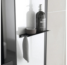 Badezimmerregal mit Handtuch, Seifenspender und Schale