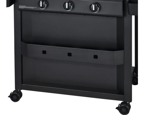 Detailansicht eines schwarzen Gasgrills mit Ablagefläche und Rädern.