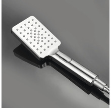 Brausekopf aus Metall mit quadratischer Form