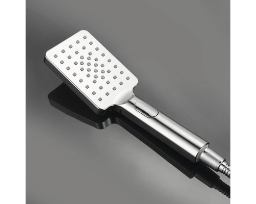 Brausekopf aus Metall mit quadratischer Form