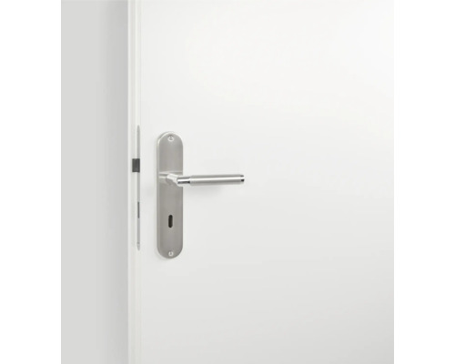 Tür mit Edelstahltürgriff