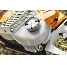 Detailansicht einer Stihl Kettensäge mit Tankverschluss